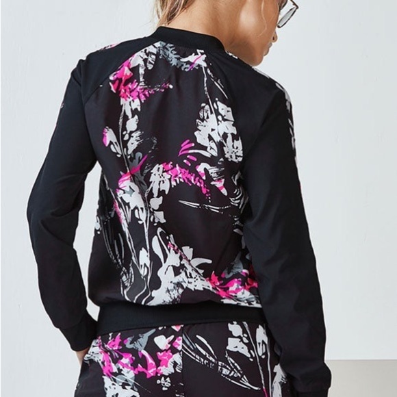 Fabletics Bev Bomber Jacket XL Pretty Punk Print Black Zip Up Athleisure Sporty - Picture 3 of 7